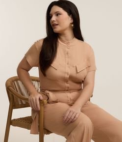 Macacão Utilitário em Viscose e Linho Curve e Plus Size