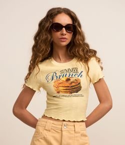 Blusa Baby Look Texturizada com Estampa Summer Brunch