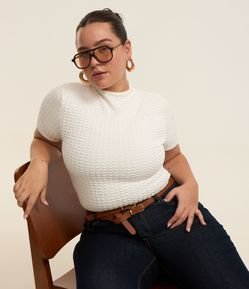 Blusa Texturizada com Golinha Alta Curve & Plus Size