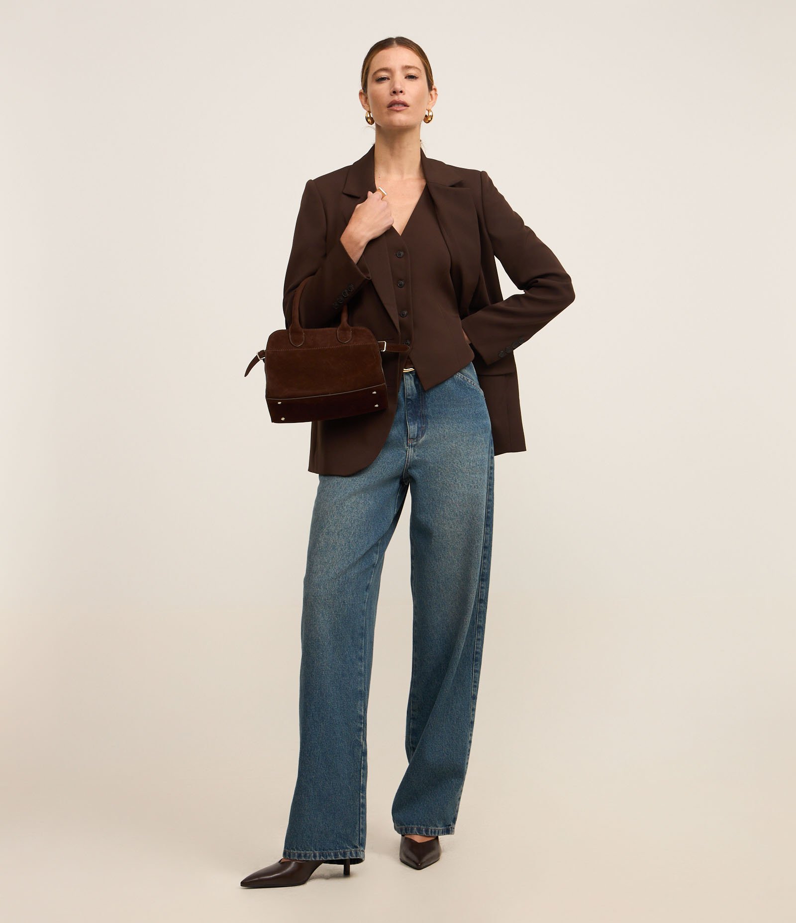 Colete Alfaiatado com Abotoamento Frontal Marrom Escuro 2