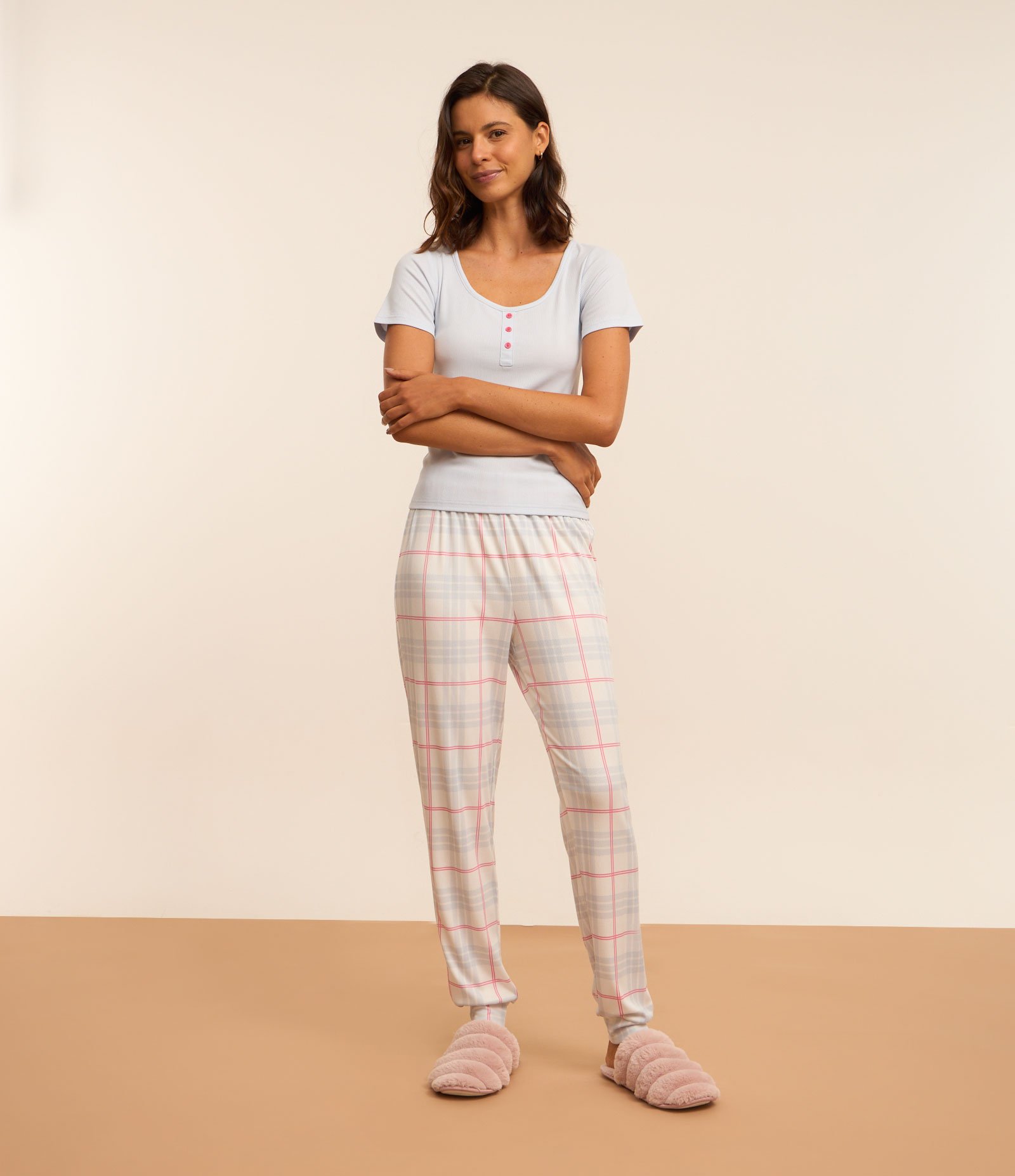 Pijama Longo em Ribana com Botões e Calça Xadrez Azul 1