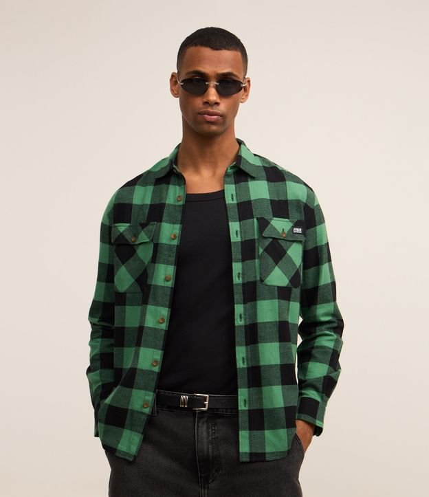 Camisa Comfort com Estampa Xadrez e Bolsos