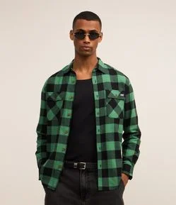 Camisa Comfort com Estampa Xadrez e Bolsos