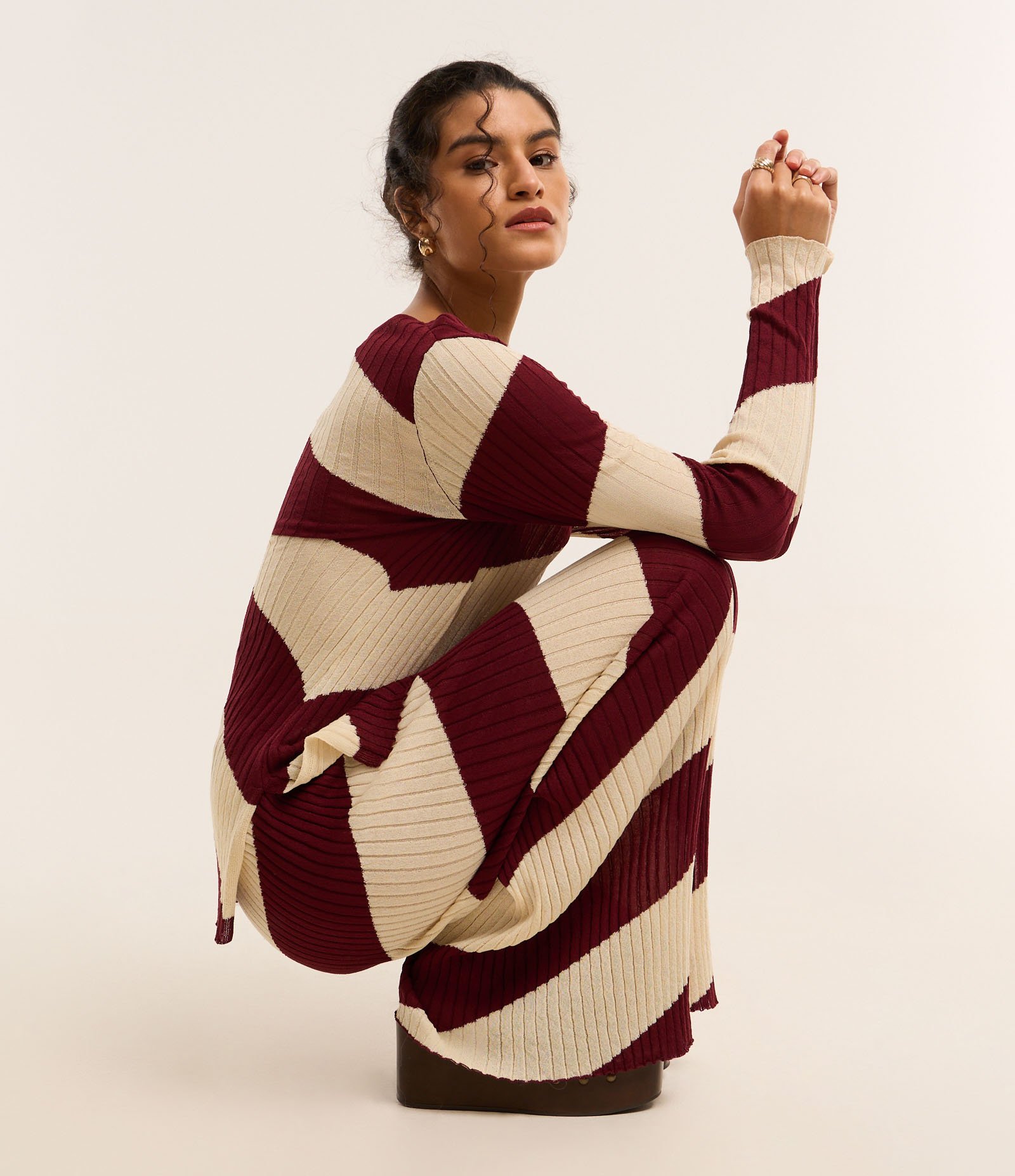 Calça Reta Canelada Cintura Média em Tricô com Listras em Espiral Marrom/Off White 5