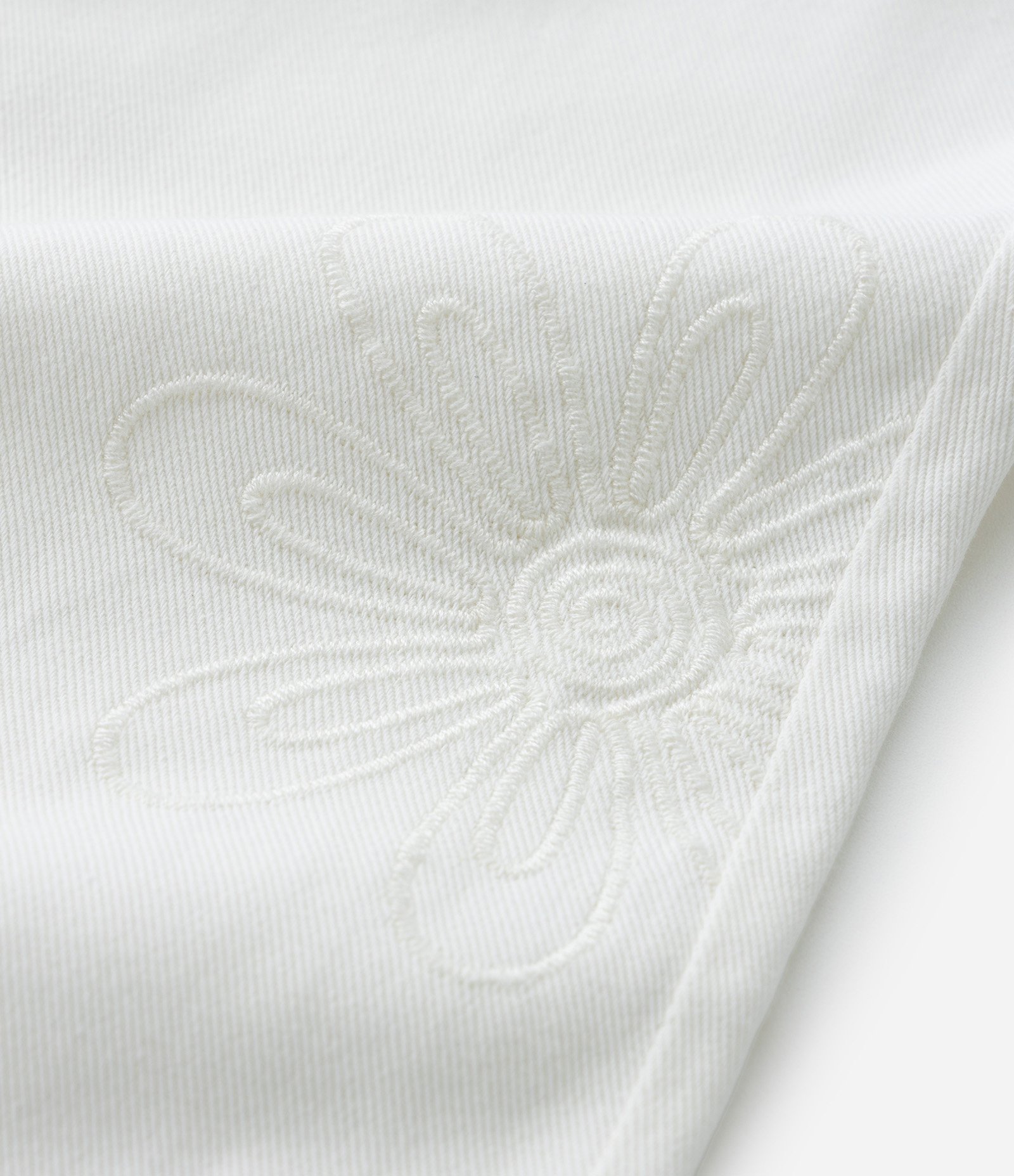 Calça Mom Infantil com Bordado de Flores - Tam 5 a 14 Anos Branco 3