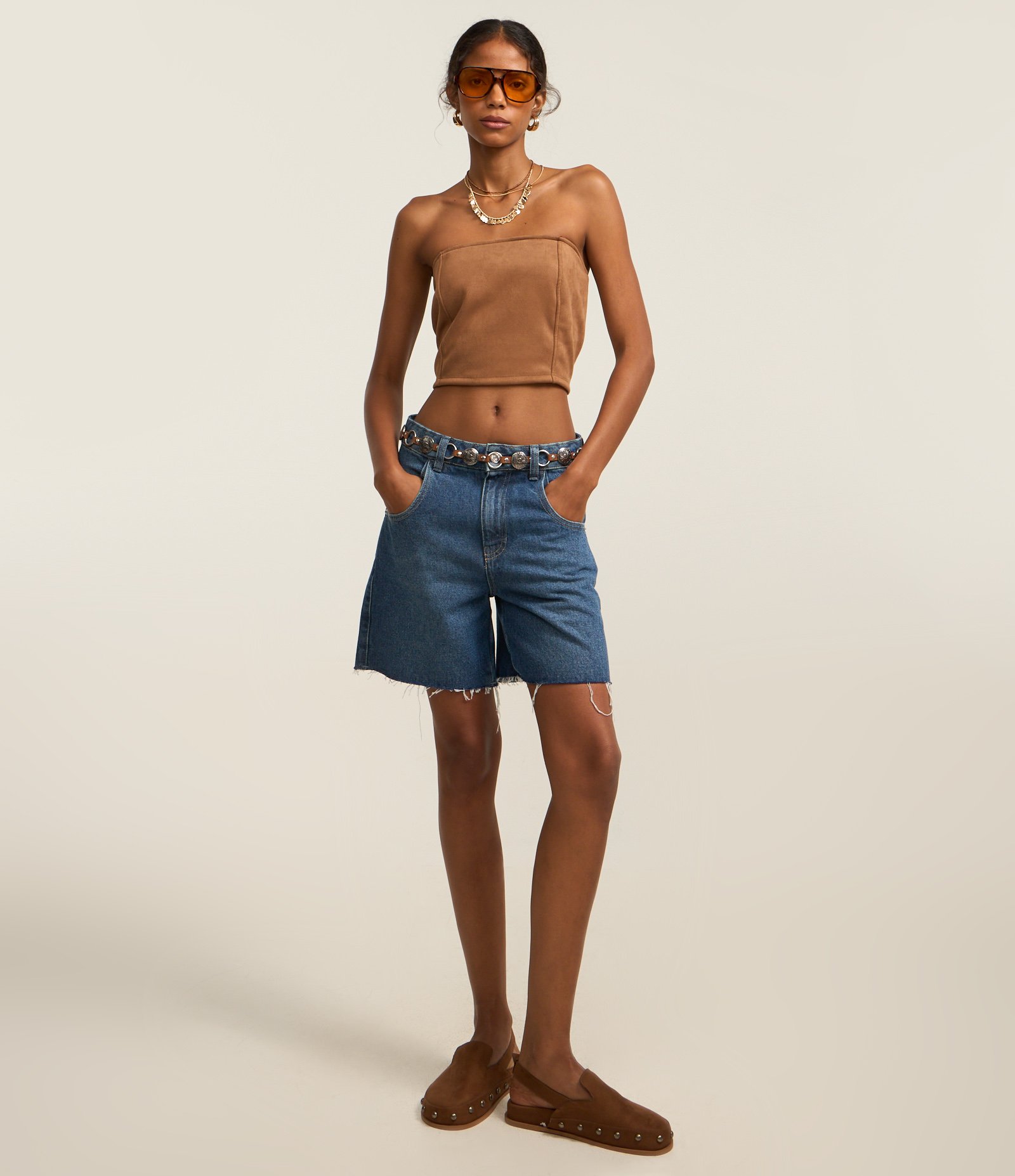 Top em Suede Corsetado com Lastex nas Costas Marrom 2