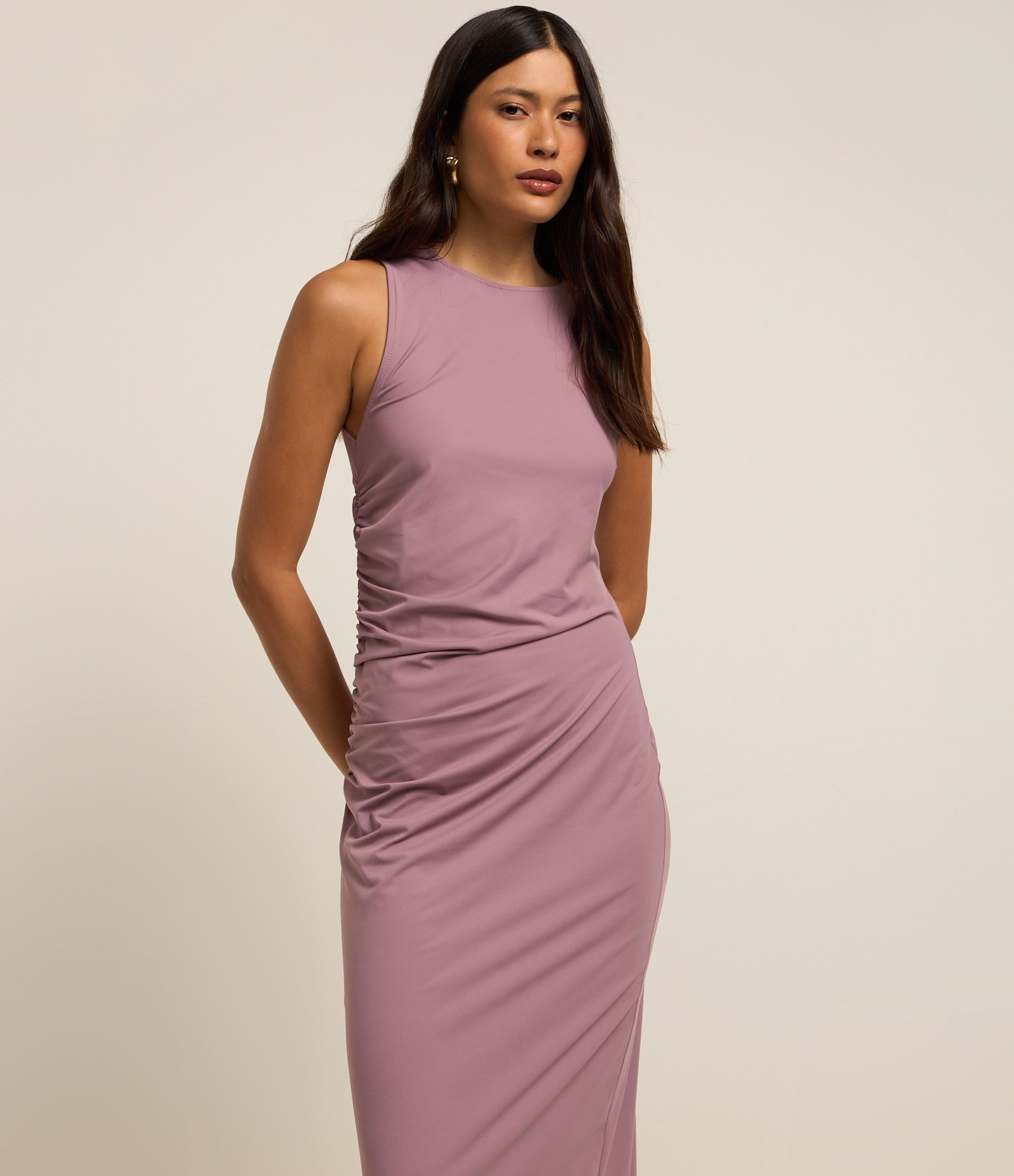 Vestido Longo em Microfibra com Franzido Lateral Lilás 2