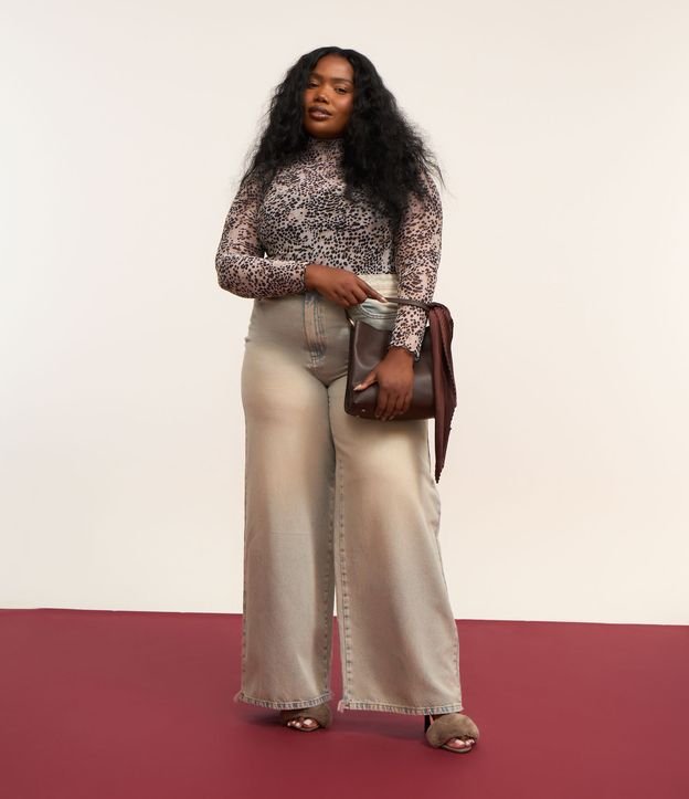 Blusa em Tule Animal Print com Frufru Curve & Plus Size