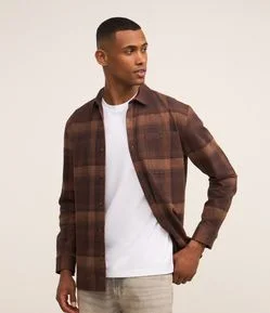 Camisa Comfort em Algodão Xadrez com Bolso e Manga Longa