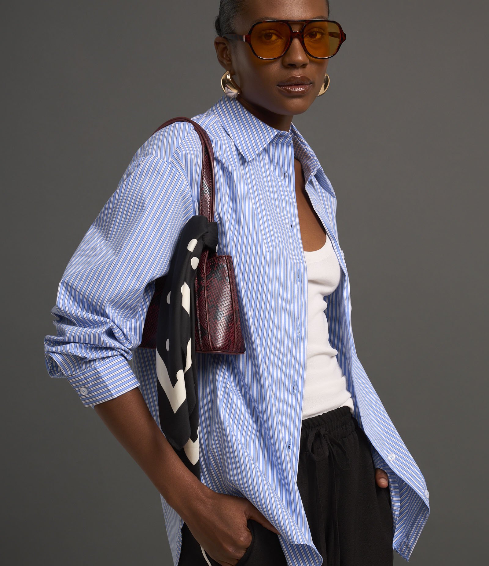 Camisa Oversized Listrada em Tricoline com Fio Tinto Azul 7