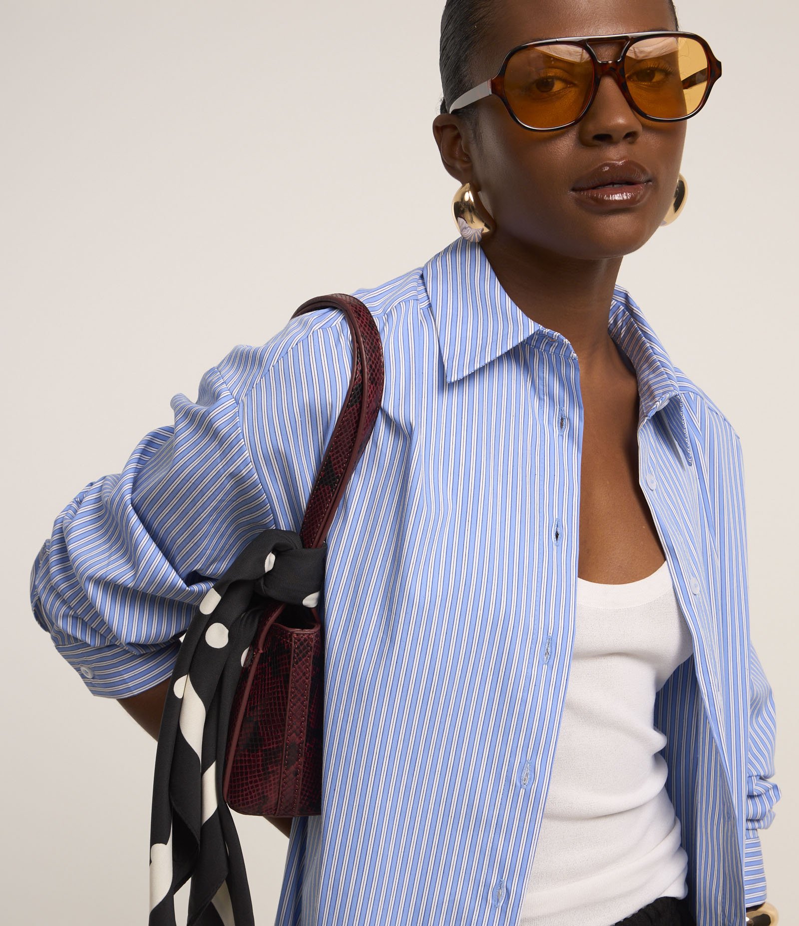 Camisa Oversized Listrada em Tricoline com Fio Tinto Azul 3