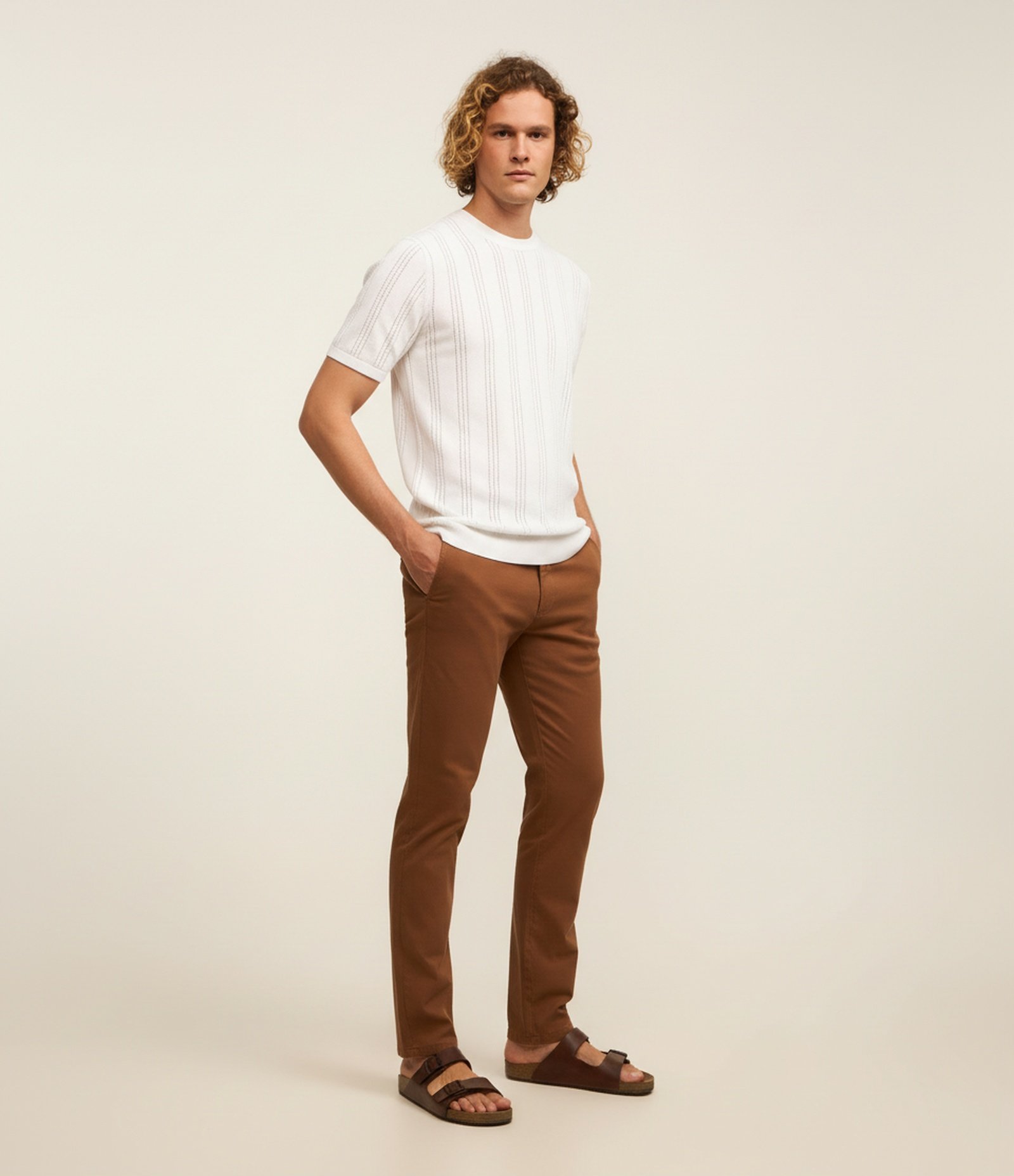 Calça Slim em Sarja