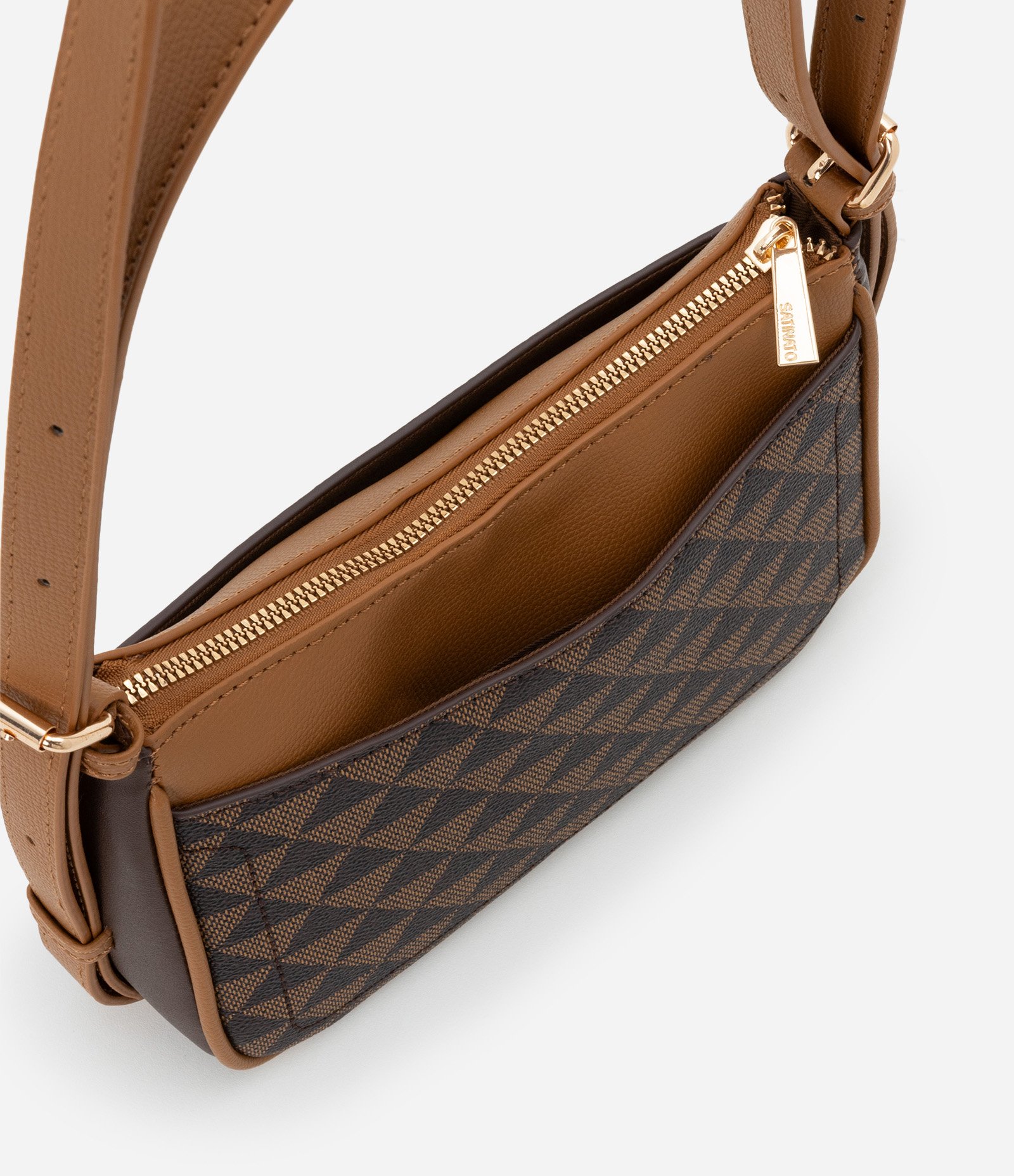 Bolsa Shoulder Transversal com Estampa Triangular Marrom 4