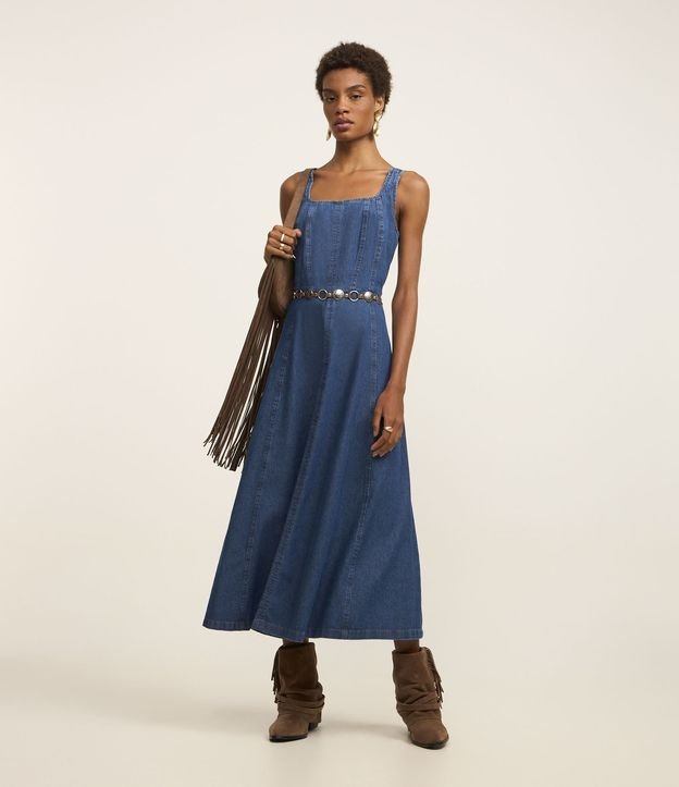 Vestido Midi em Jeans com Recorte Frontais