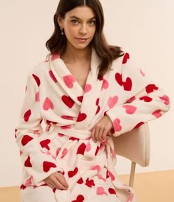 Robe Curto em Fleece com Estampa Coração e Bolsos