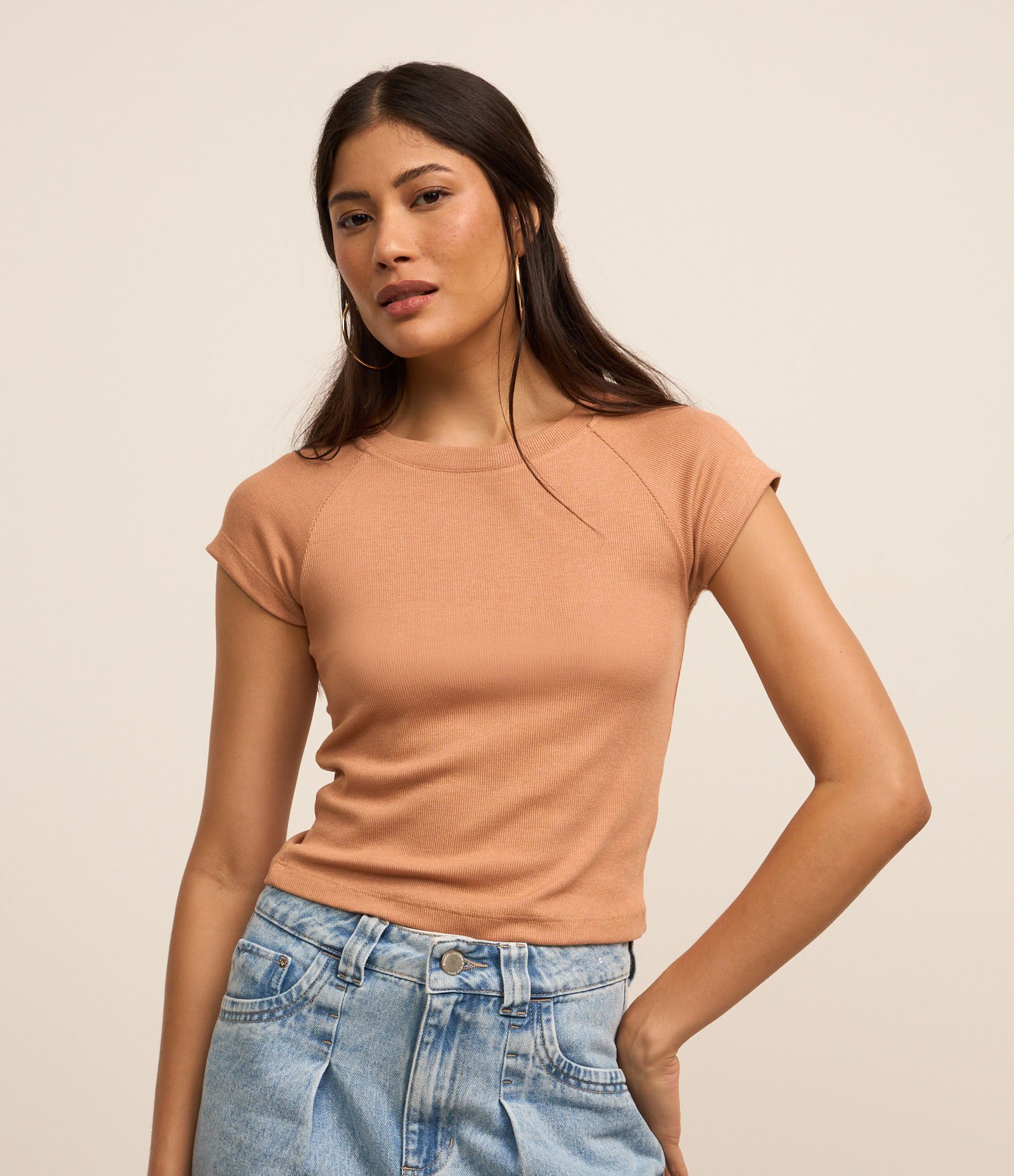 Blusa Básica em Ribana com Cava Raglan Marrom Claro 1