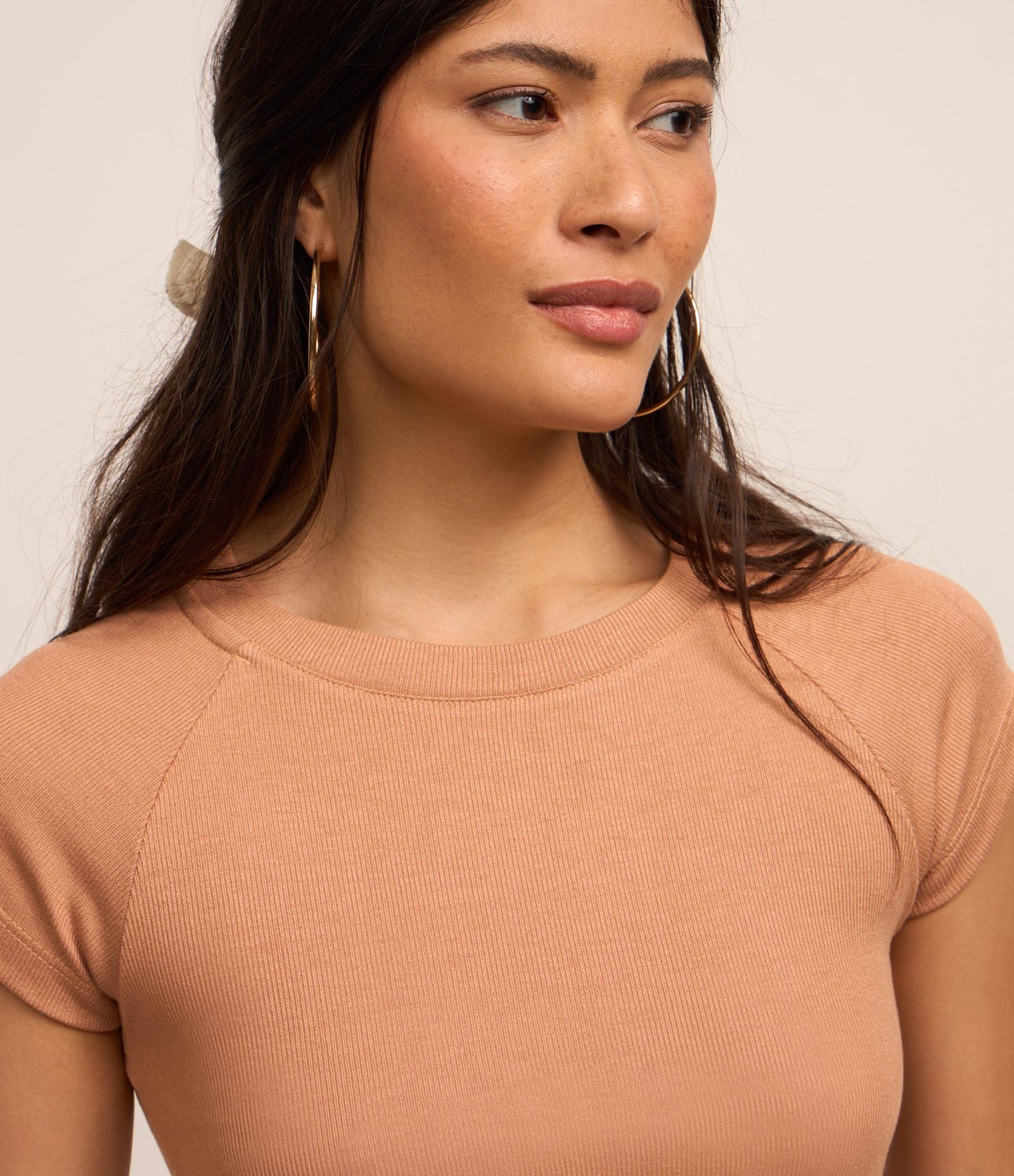 Blusa Básica em Ribana com Cava Raglan Marrom Claro 3