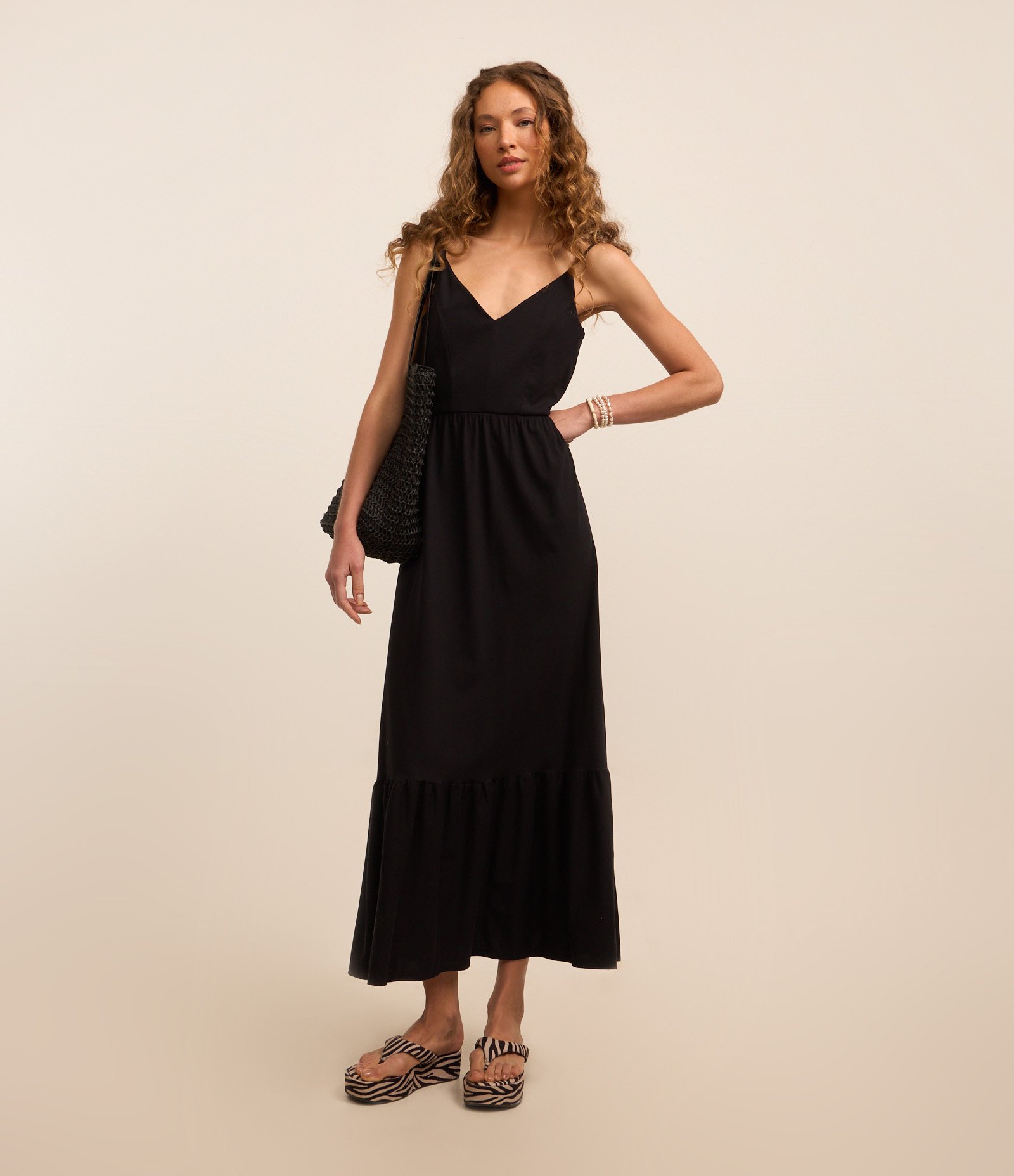 Vestido Long midi em Algodão com Costas Abertas e Babado na Barra Preto 1