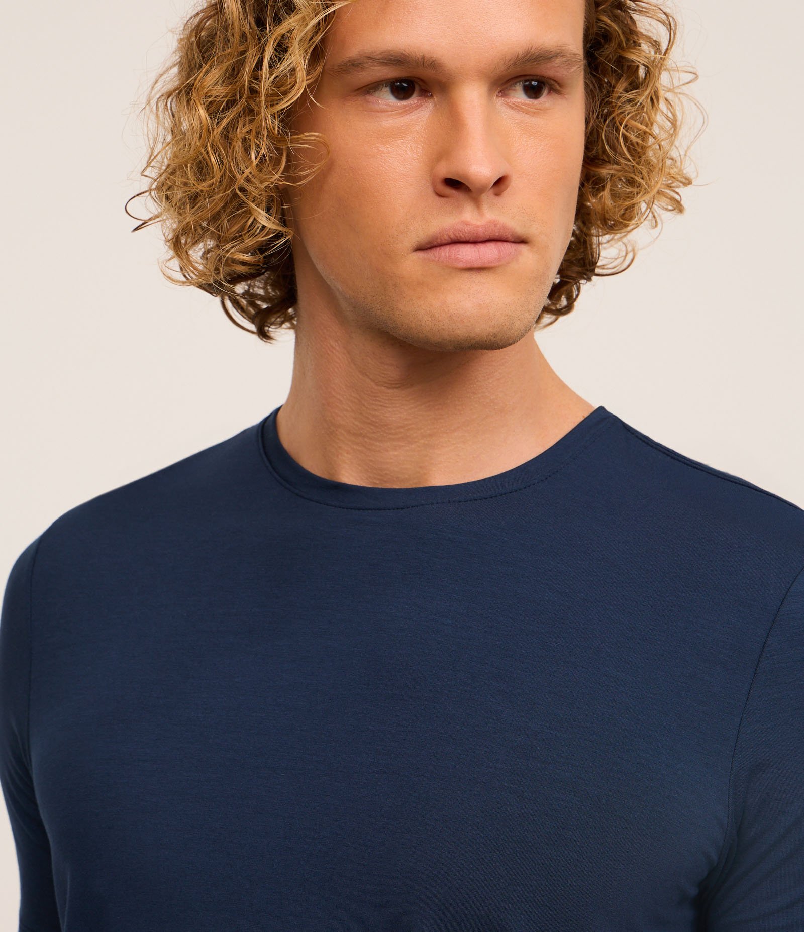 Camiseta Regular Performance com Gola Redonda Azul 3