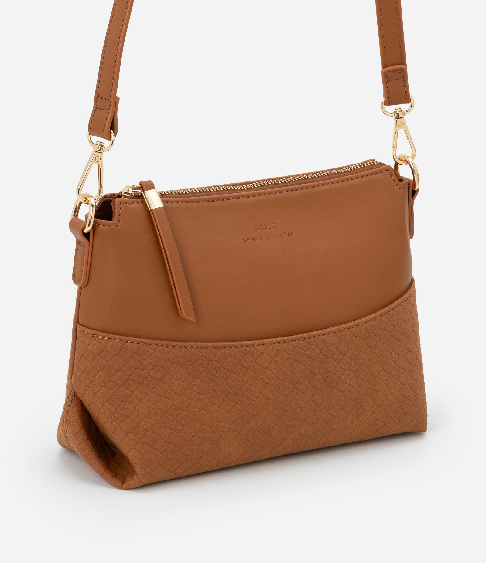 Bolsa Transversal Pequena em PU com Detalhe Texturizado Marrom Claro 1