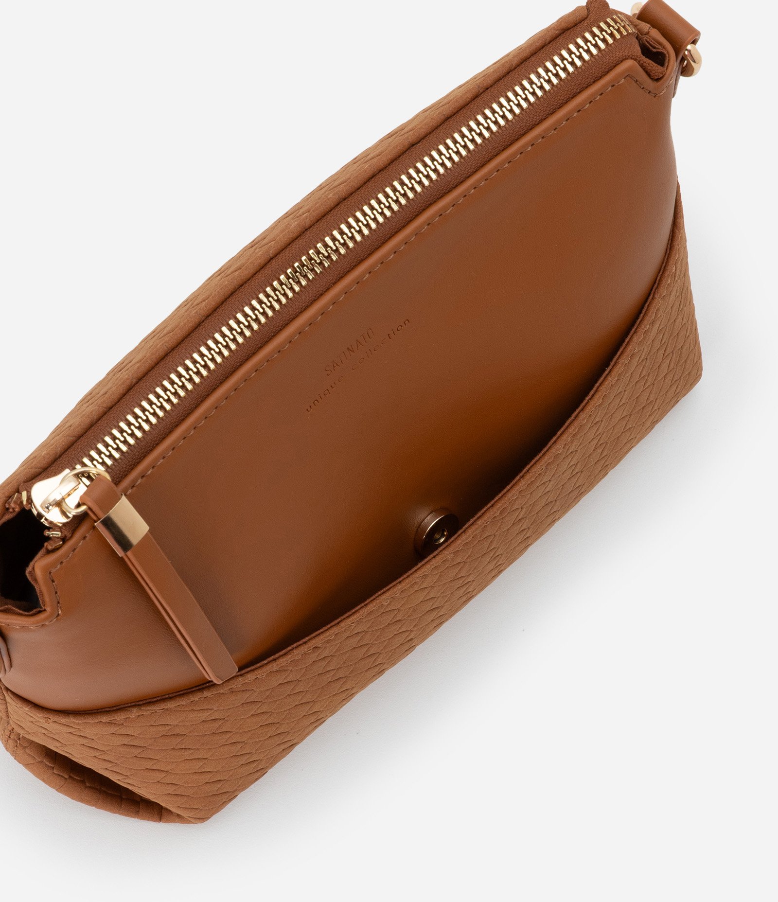 Bolsa Transversal Pequena em PU com Detalhe Texturizado Marrom Claro 5
