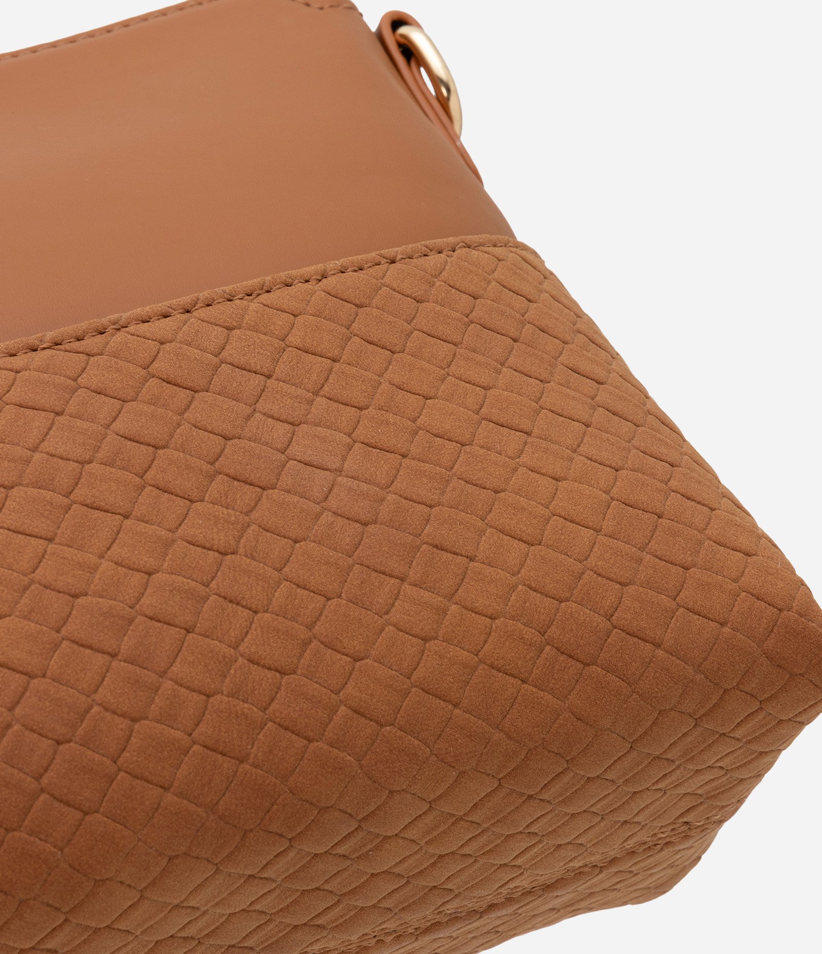 Bolsa Transversal Pequena em PU com Detalhe Texturizado Marrom Claro 7