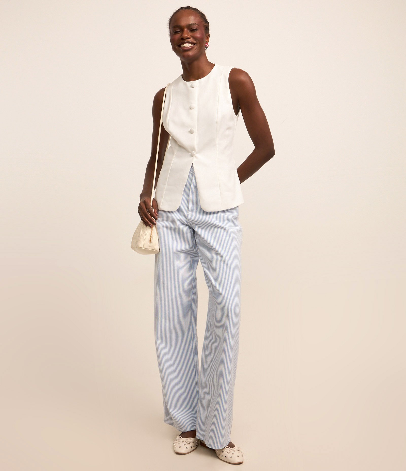 Colete Alongado em Viscolinho com Botões Branco 2