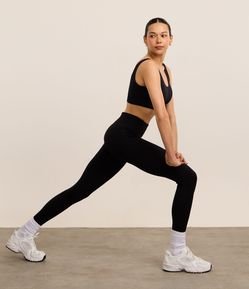 Calça Legging Esportiva em Poliamida Seamless com Efeito Jacquard