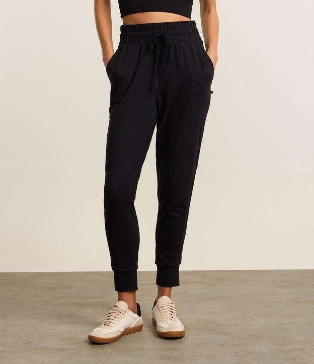Calça Jogger Esportiva com Cós Regulável e Toque Suave