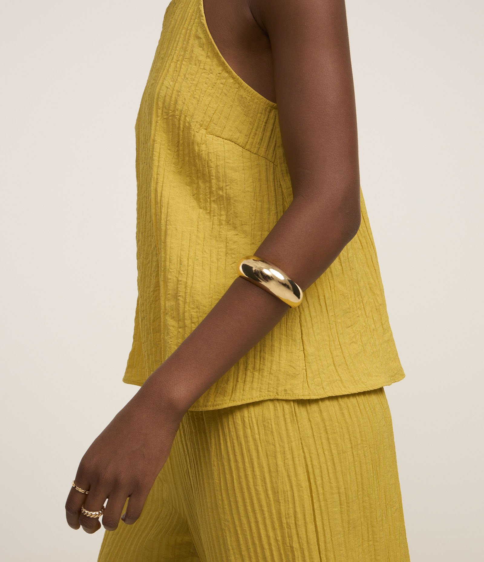 Blusa Texturizada em Anarruga com Gola Halter Verde 5