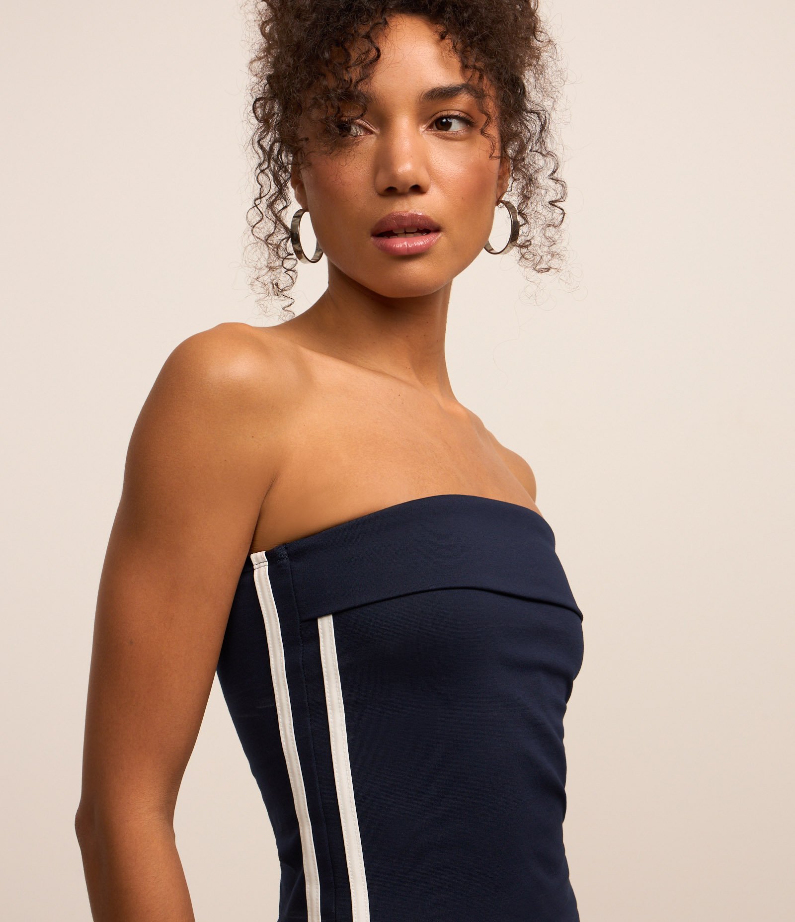 Blusa Cropped em Ponto Roma com Pala na Frente e Listras Laterais Azul Marinho 3