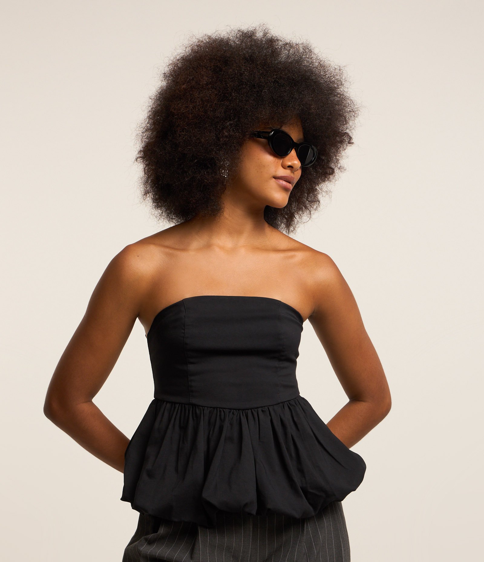 Blusa Balonê em Bengaline com Decote Tomara que Caia Preto 1