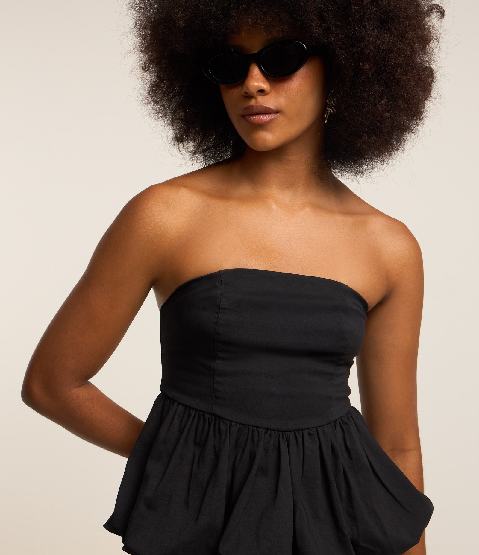 Blusa Balonê em Bengaline com Decote Tomara que Caia Preto 3
