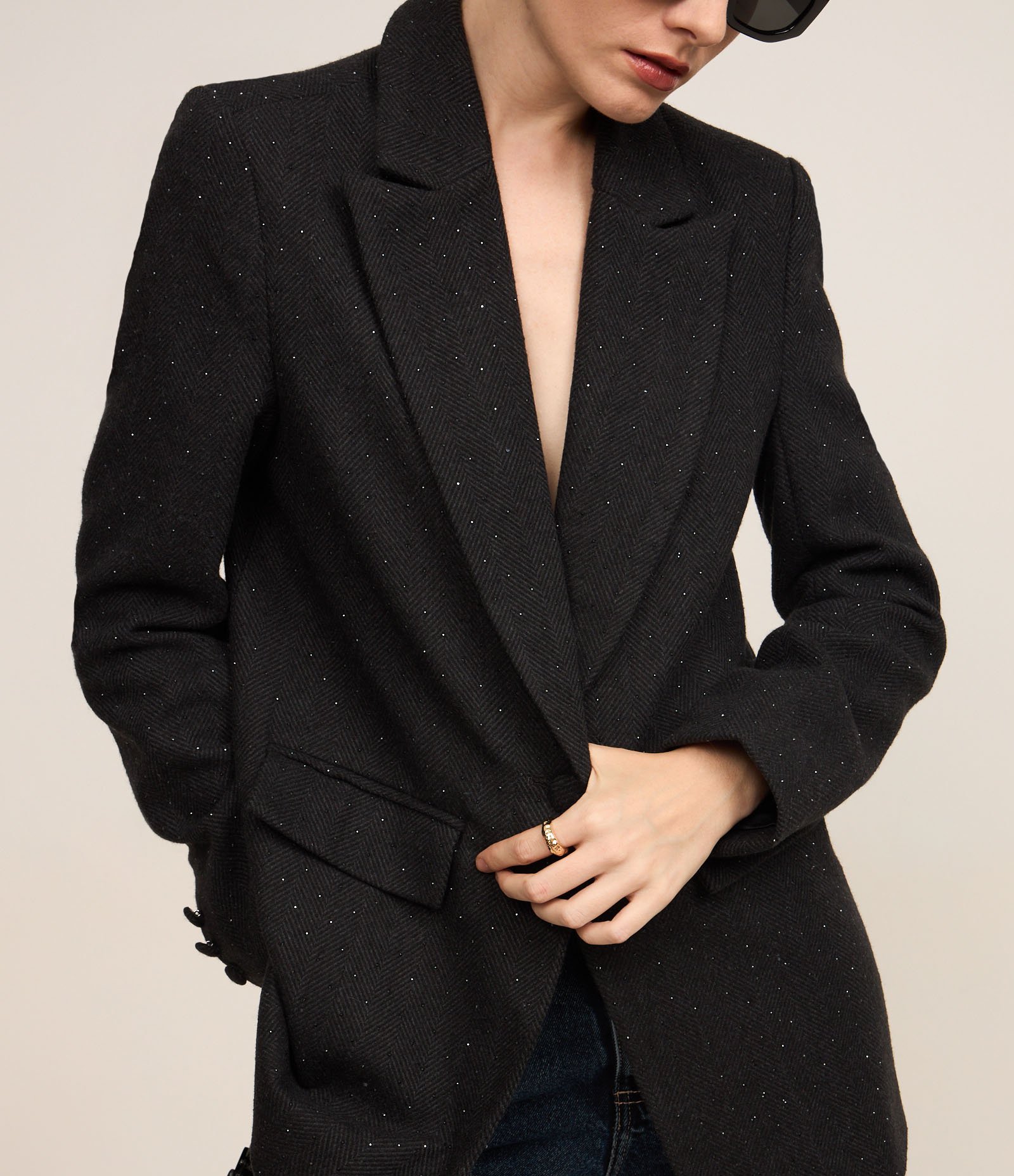 Blazer Oversized em Polivelour com Lapelas e Brilhos Preto 4