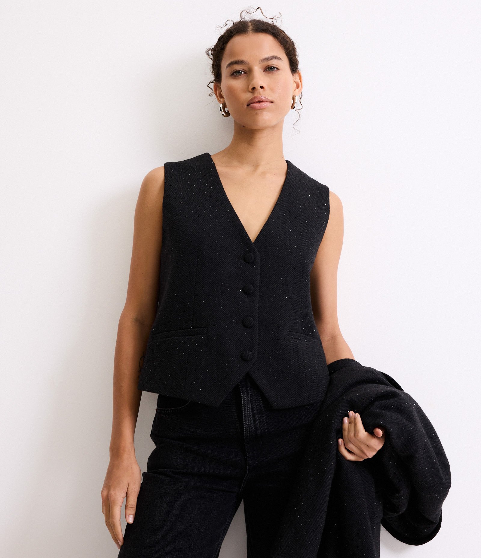 Colete em Polivelour com Botões Forrados e Brilho Preto 1