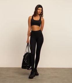 Calça Legging Esportiva em Microfibra com Bolsos