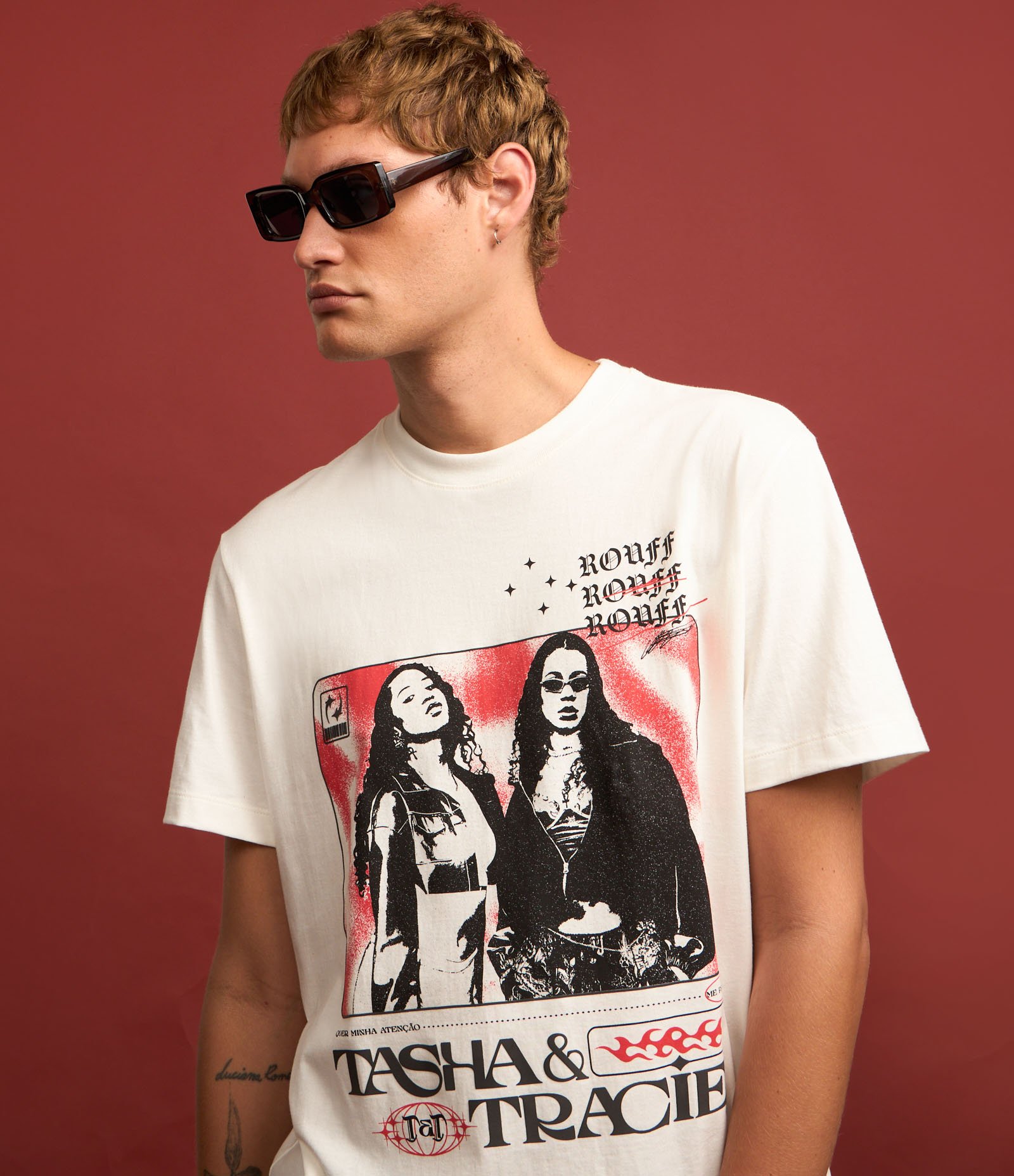 Camiseta Comfort em Algodão com Estampa Tasha e Tracie Branco 5