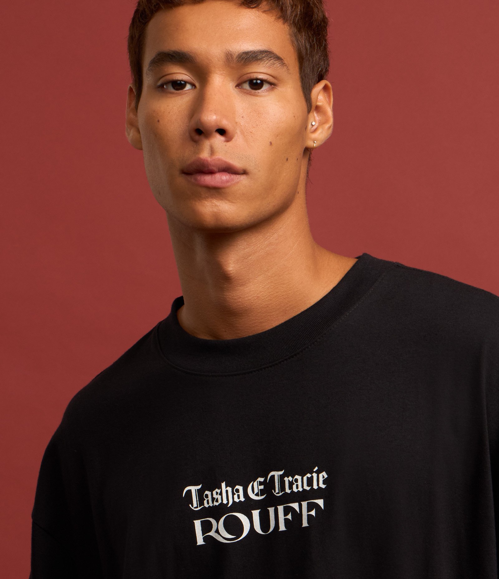 Camiseta Oversized em Malhão com Estampa Tasha e Tracie Cinza 4