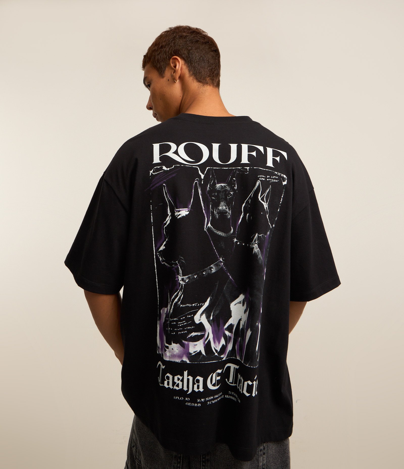 Camiseta Oversized em Malhão com Estampa Tasha e Tracie Cinza 1