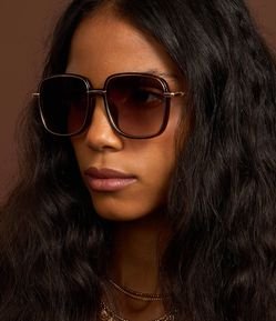 Óculos Quadrado em Metal com Haste Detalhe Estampa Tartaruga