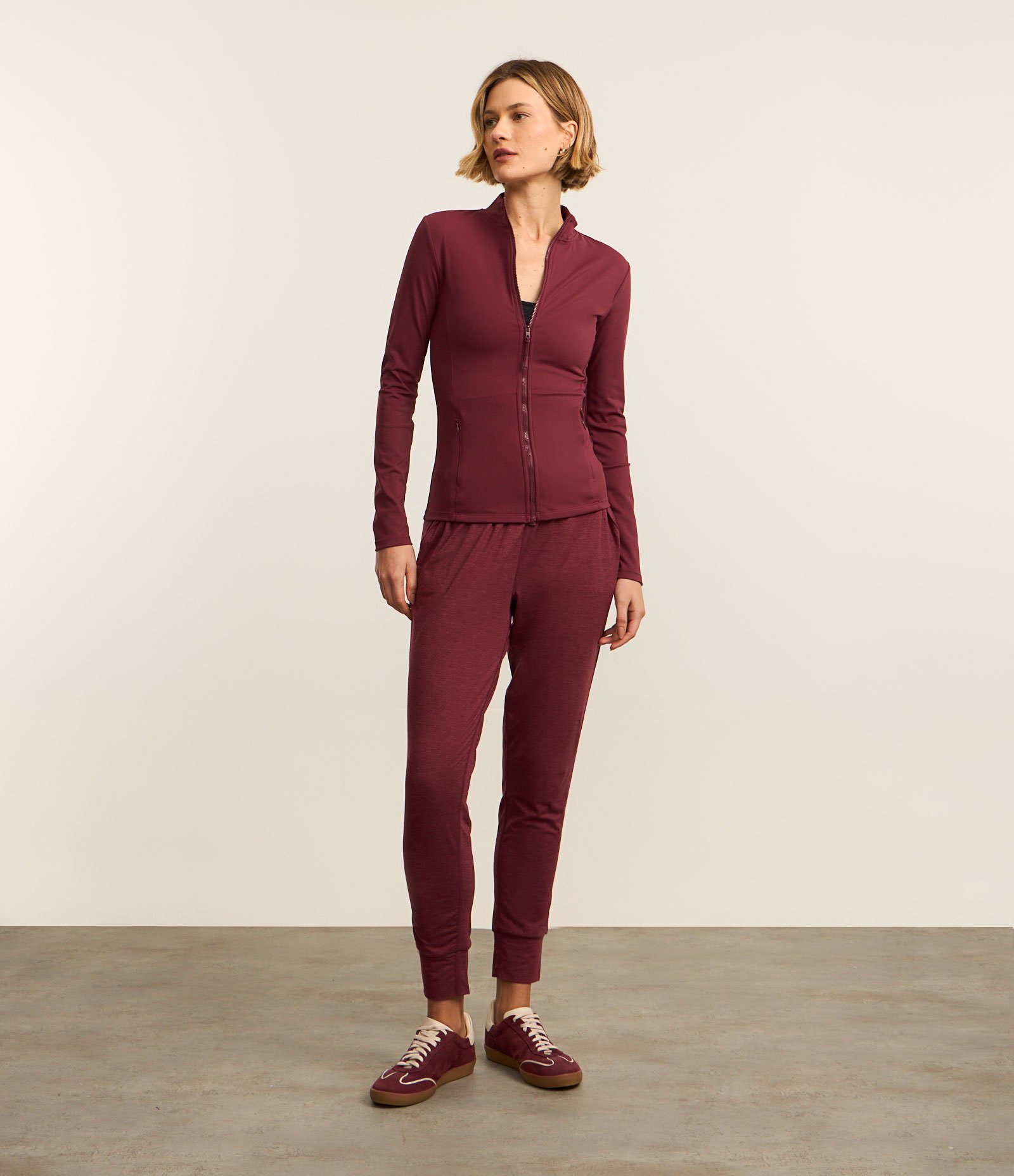 Jaqueta Esportiva em Microfibra com Bolsos e Golinha Alta Vermelho 2