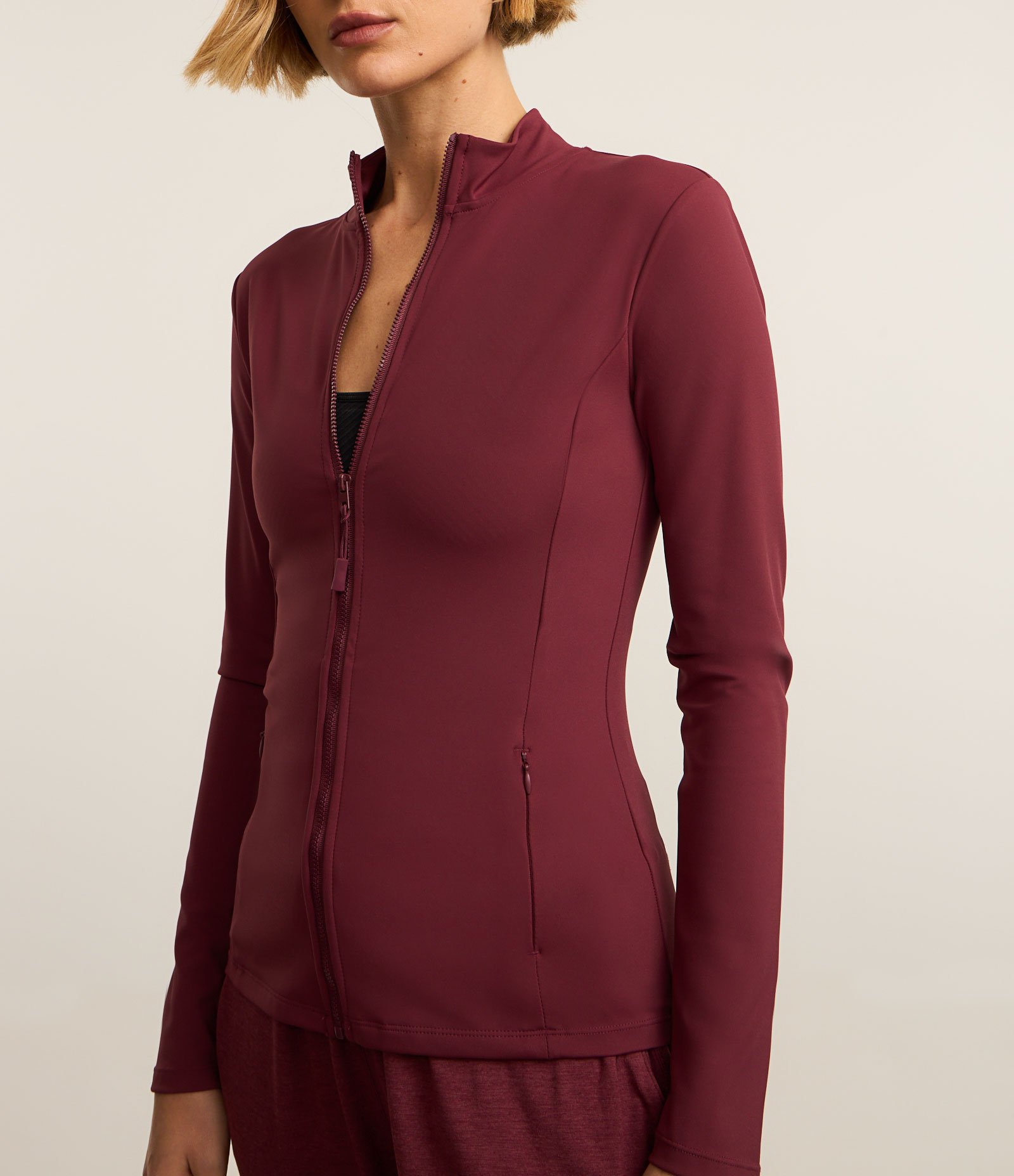 Jaqueta Esportiva em Microfibra com Bolsos e Golinha Alta Vermelho 3