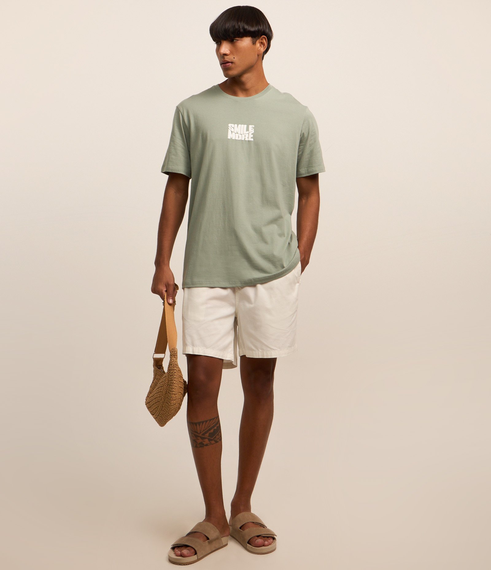 Camiseta Comfort em Algodão com Estampa Smile More Verde 2