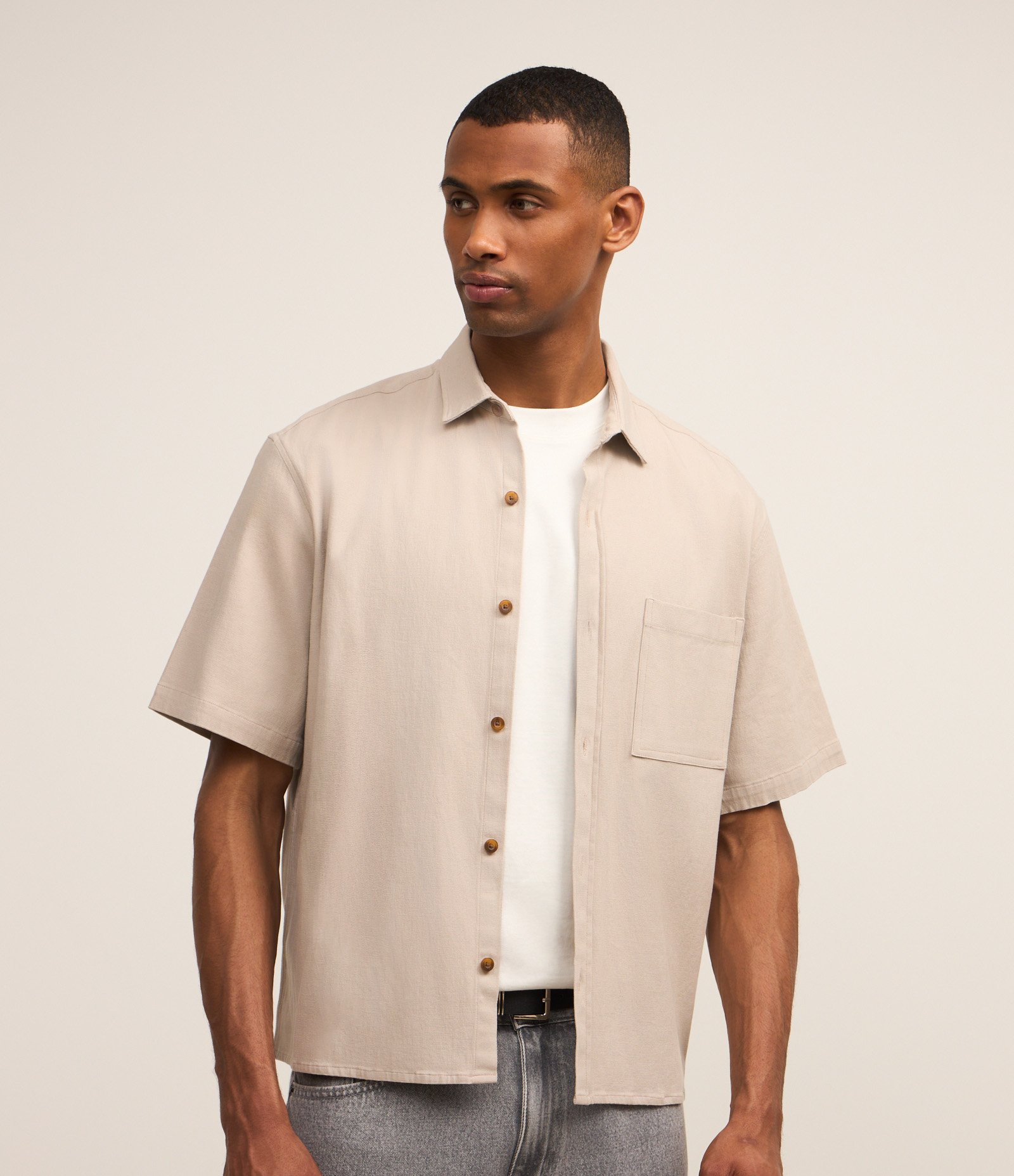 Camisa Boxy em Algodão com Bolso e Textura Bege 1