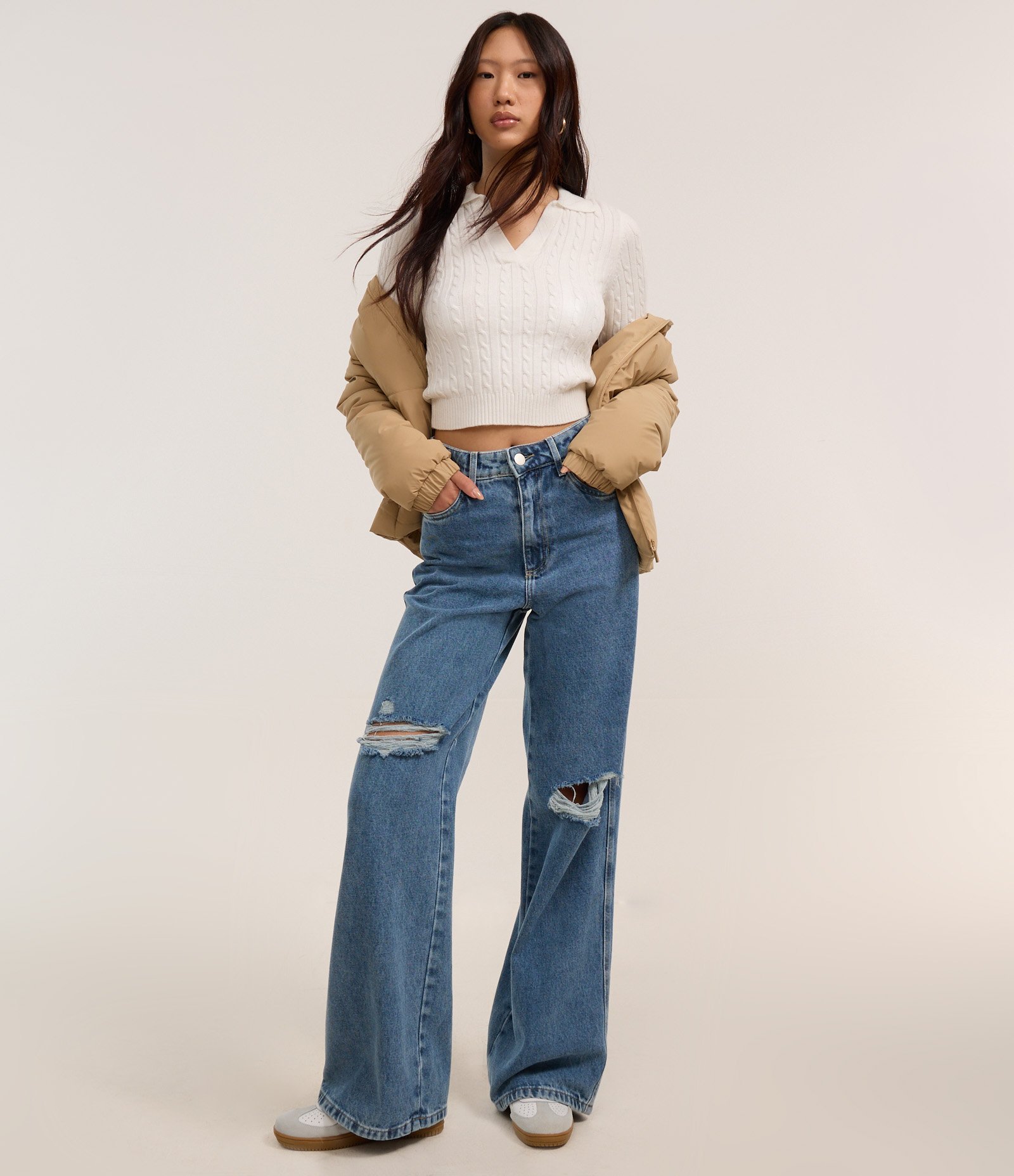 Blusa em Tricô com Textura Trançada e com Gola Polo Branco 2