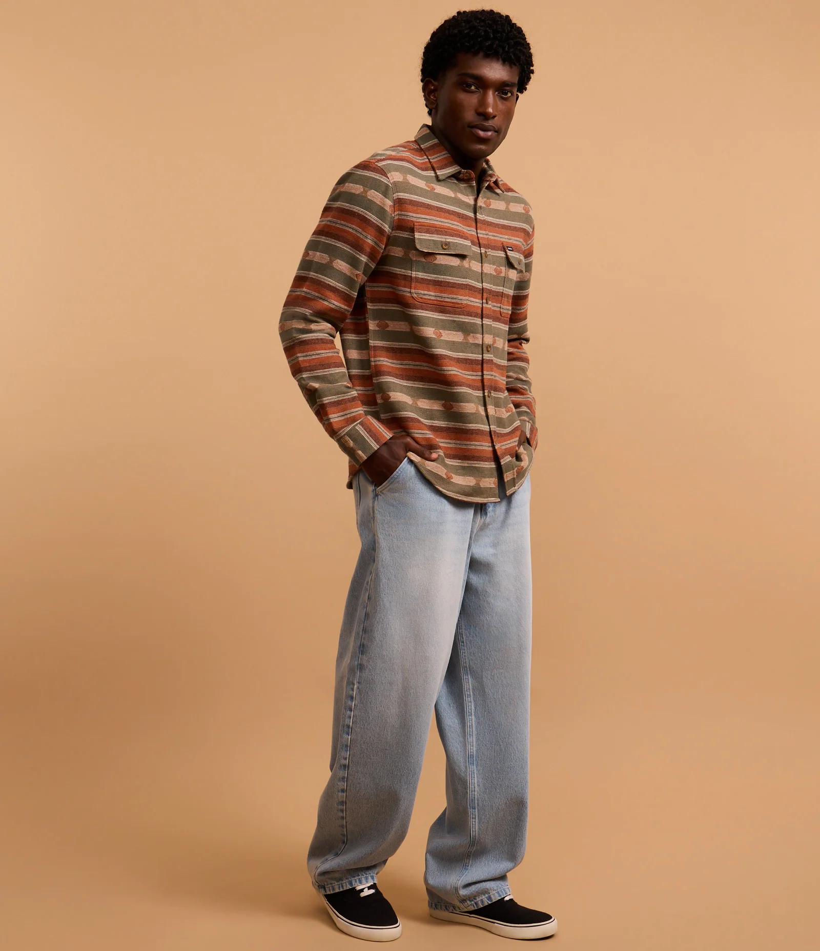 Camisa Comfort com Jacquard e Estampa Étnica Verde/Laranja/Bege 2