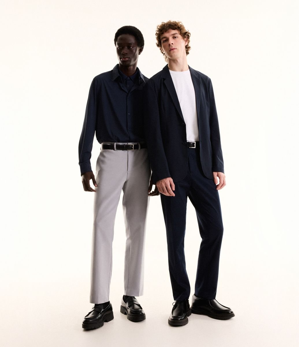 Blazer em Performance Easy Care com Textura e Gola com Lapela Azul