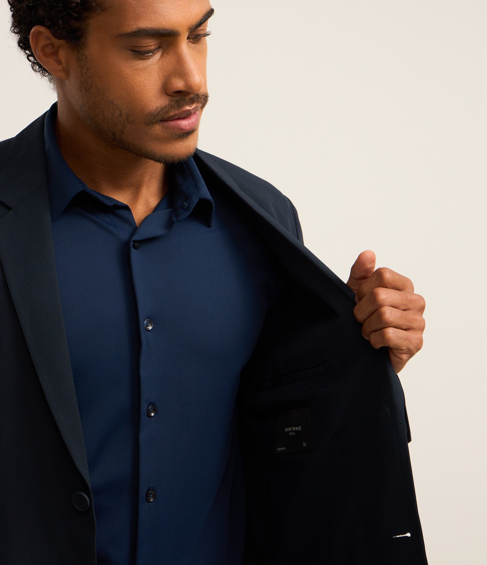 Blazer em Performance Easy Care com Textura e Gola com Lapela Azul Marinho 3
