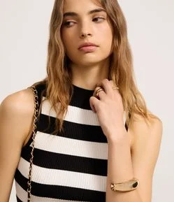 Blusa Bicolor em Tricô Canelado com Listras e Gola Alta