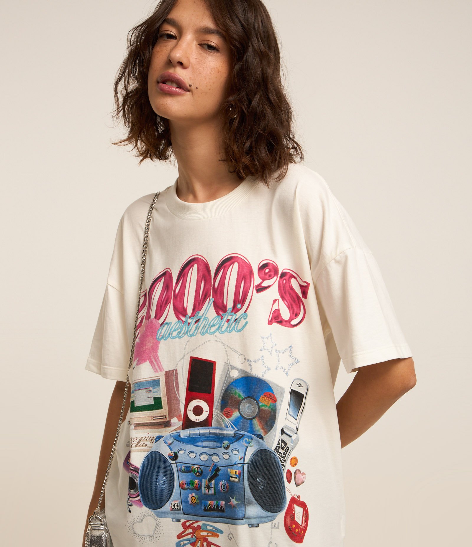 Camiseta Oversized em Algodão com Estampa Rádio Anos 2000 Branco 1